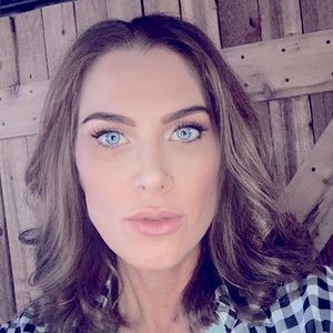 Meet your Posher, Carrie